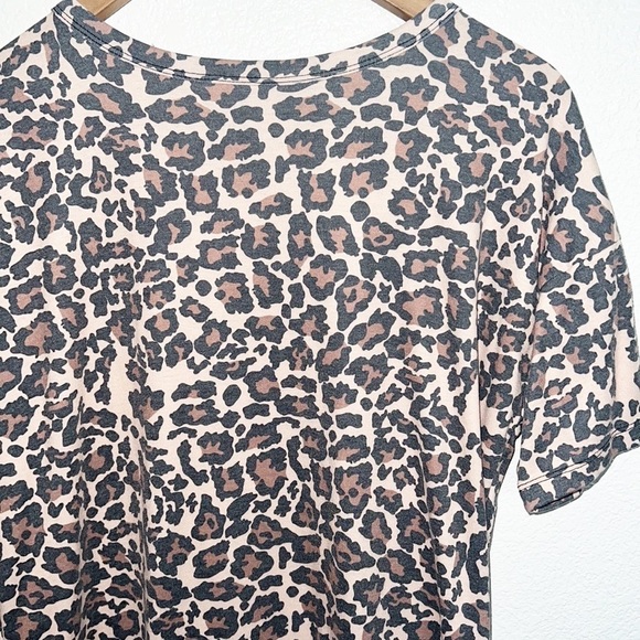 Crazy Train Leopard Print Short Sleeve Keyhole V Neck Top - Picture 9 of 9